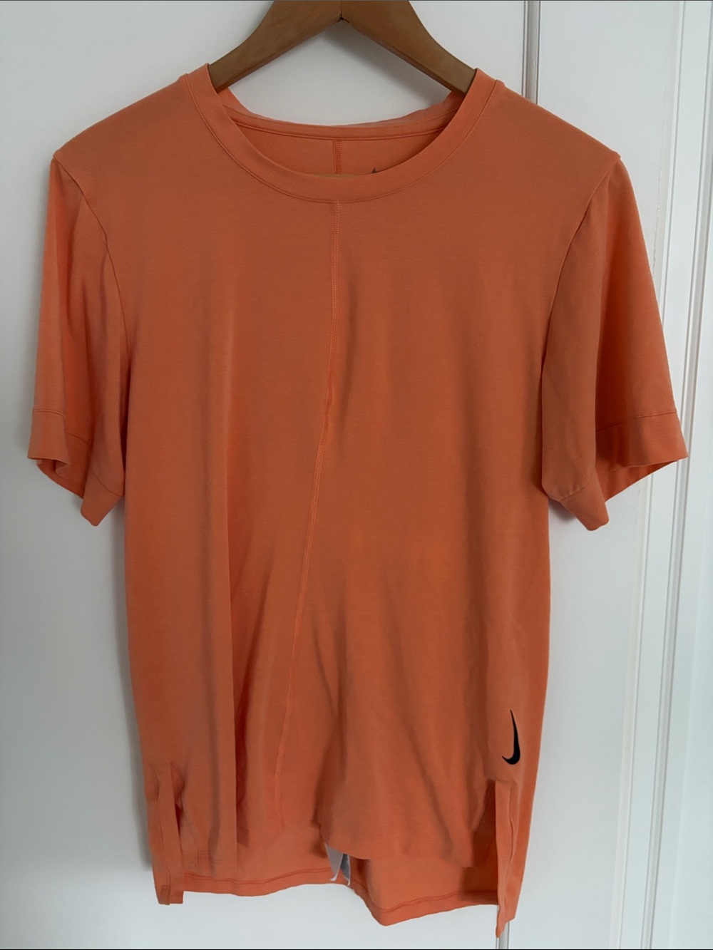 Nike - Men's Nike Dri-FIT Yoga Quick Dry Short Sleeve - slim fit